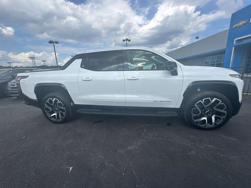 New 2024 Chevrolet Silverado EV RST AWD/4WD image 5