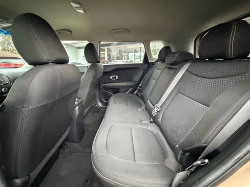 Used 2015 Kia Soul + image 25