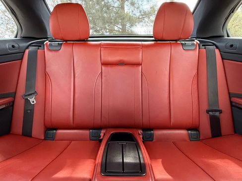 Used 2019 BMW M4 Convertible image 38