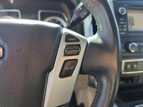Used 2016 Nissan Titan SL image 18
