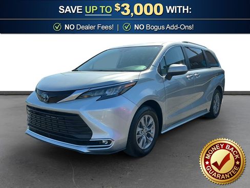 Used 2024 Toyota Sienna XLE FWD image 1