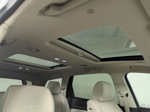 Used 2022 Buick Enclave Avenir w/ Avenir Technology Package image 24