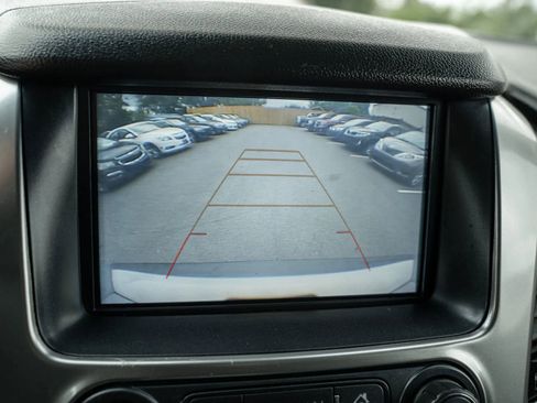 Used 2019 Chevrolet Suburban LT RWD image 25