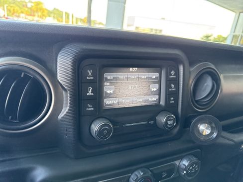 Used 2019 Jeep Wrangler Unlimited Sport S AWD/4WD image 6