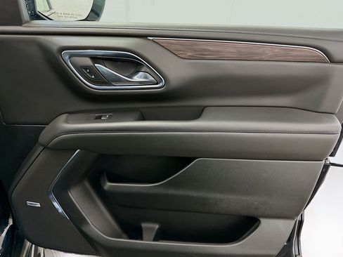 Used 2024 Chevrolet Suburban LT image 35