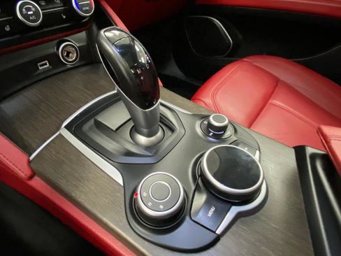 Used 2019 Alfa Romeo Stelvio Ti image 31
