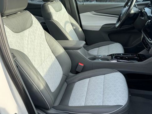 Used 2022 Chevrolet Bolt EUV Premier w/ Sun & Sound Package image 21