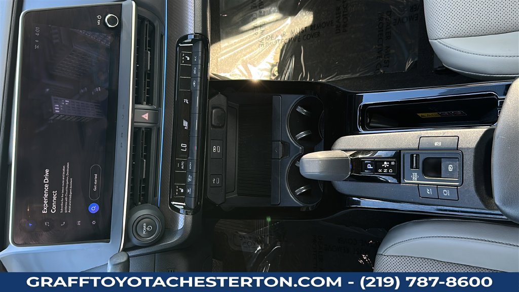 Used 2024 Toyota Prius XLE FWD image 19