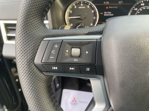 New 2026 Mitsubishi Outlander SE image 16