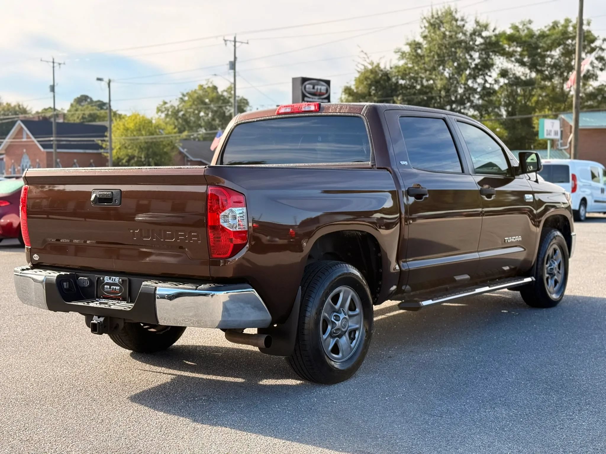 Used 2017 Toyota Tundra SR5 w/ SR5 Upgrade Package RWD image 9