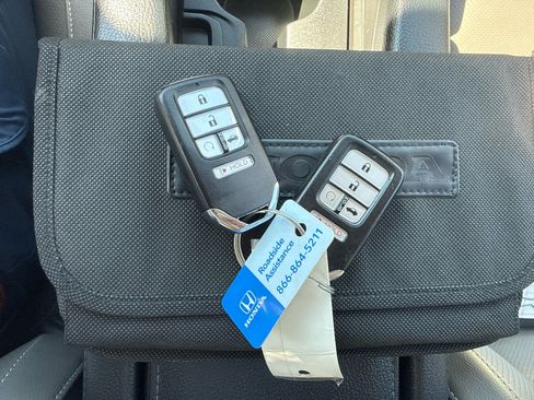 Used 2017 Honda Civic EX-L image 25