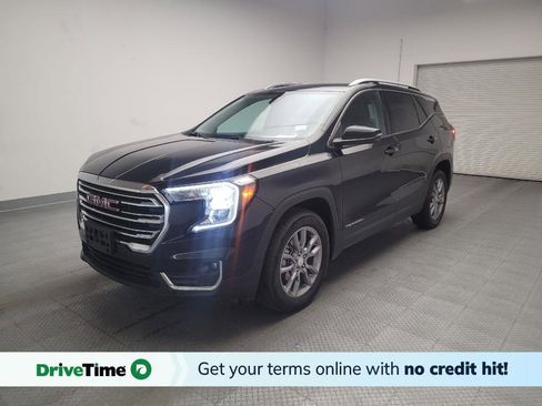 Used 2024 GMC Terrain SLT image 1