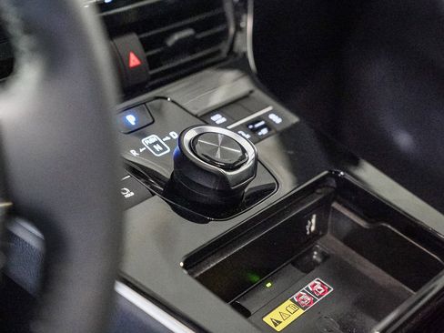 Used 2025 Toyota bZ4X XLE w/ Weather Package image 22