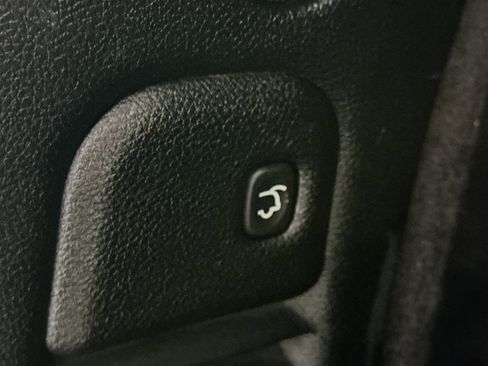 Used 2024 Dodge Durango GT image 33