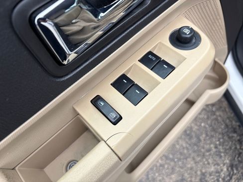 Used 2010 Ford Edge Limited image 11