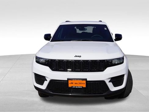 Certified 2023 Jeep Grand Cherokee Altitude image 12