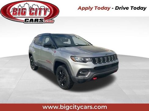 Used 2023 Jeep Compass Trailhawk AWD/4WD image 1