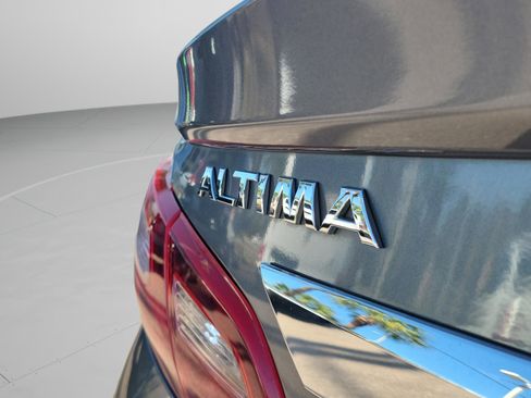 Used 2018 Nissan Altima 2.5 SR w/ SR Special Edition image 34