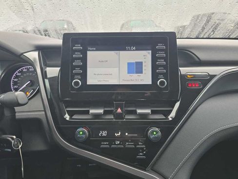 Used 2021 Toyota Camry SE image 12