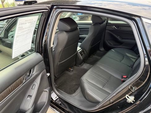 Used 2020 Honda Accord Touring image 12