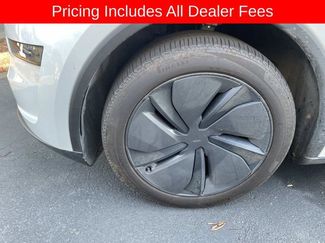 Used 2026 Tesla Model Y 2WD video 2