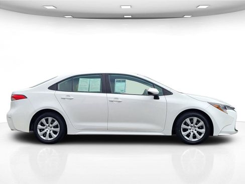 Used 2024 Toyota Corolla LE FWD image 5