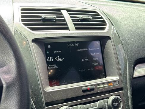 Used 2018 Ford Explorer XLT w/ Equipment Group 201A AWD/4WD image 21