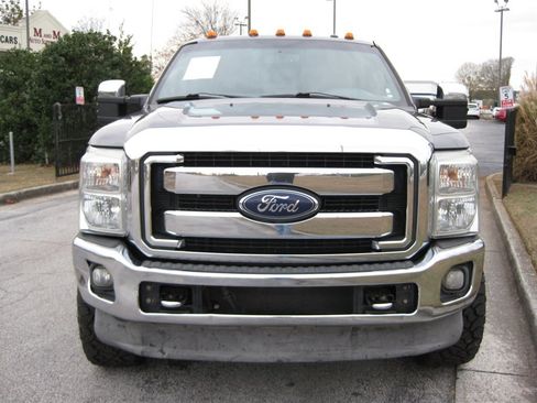 Used 2015 Ford F250 Lariat w/ Chrome Package image 2