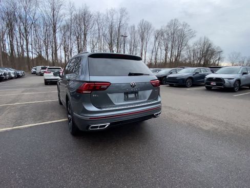 Used 2024 Volkswagen Tiguan SEL R-Line image 9