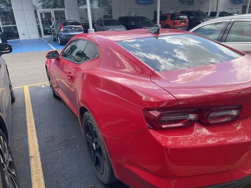 Used 2021 Chevrolet Camaro LT image 4