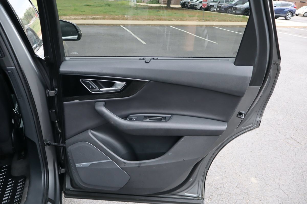Used 2017 Audi Q7 3.0T Prestige AWD/4WD image 27