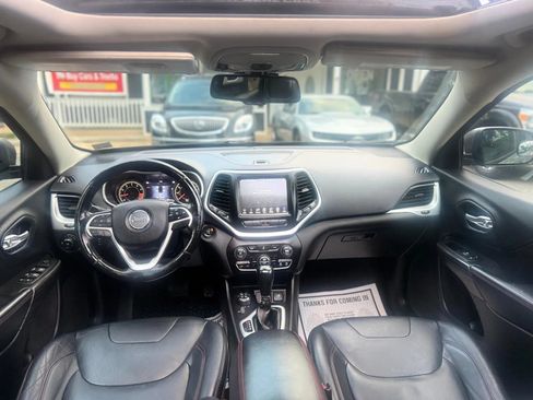 Used 2014 Jeep Cherokee Trailhawk w/ Comfort/Convenience Group AWD/4WD image 15