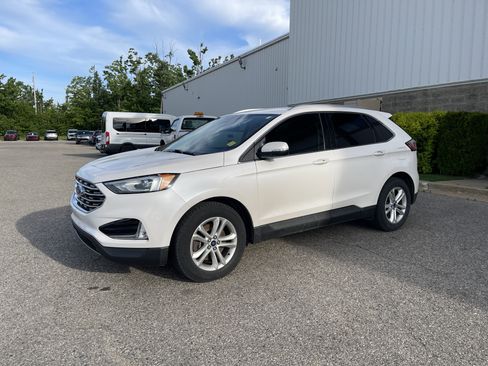 Used 2019 Ford Edge SEL w/ Cold Weather Package AWD/4WD image 8
