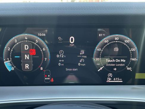 New 2026 Volkswagen Tiguan SE R-Line FWD image 21