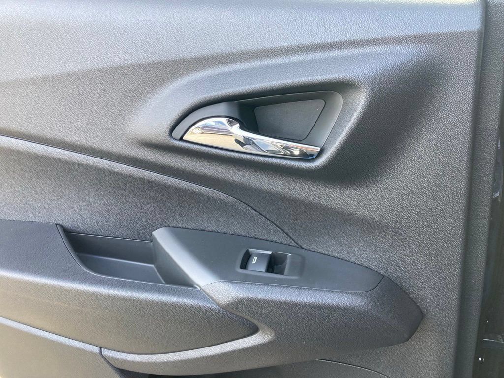 New 2026 Chevrolet Trax LT w/ LT Convenience Package FWD image 22