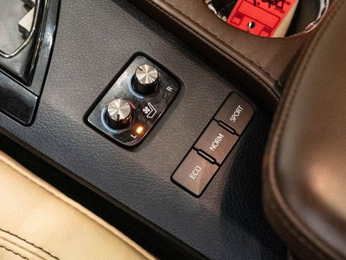 Used 2014 Toyota Avalon Limited FWD image 26