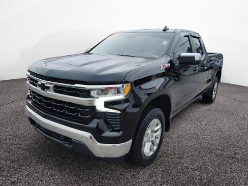 Used 2023 Chevrolet Silverado 1500 LT AWD/4WD image 3