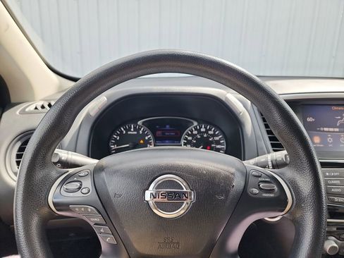 Used 2020 Nissan Pathfinder S image 19