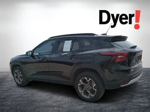 Certified 2025 Chevrolet Trax LT image 6