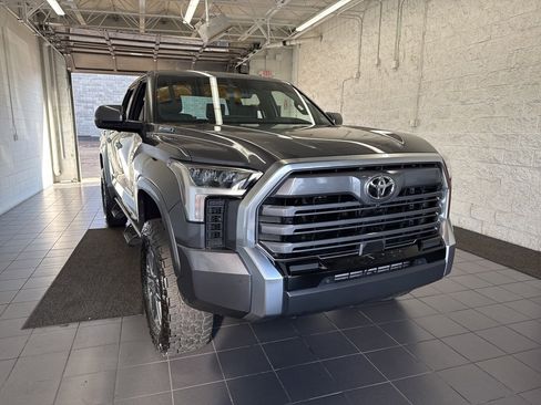 Used 2025 Toyota Tundra Limited image 2