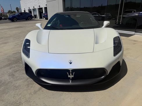 Used 2023 Maserati MC20 Spyder RWD image 3
