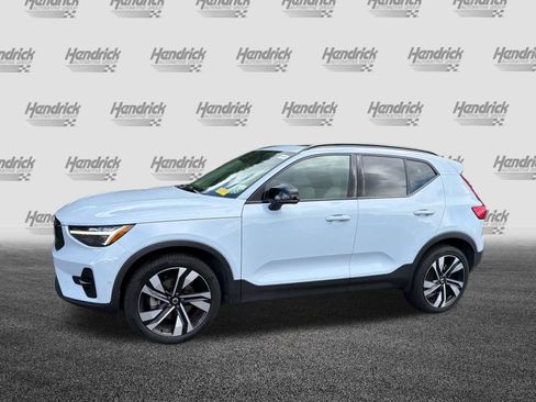 Used 2024 Volvo XC40 B5 Ultimate w/ Protection Package Premier AWD/4WD image 8
