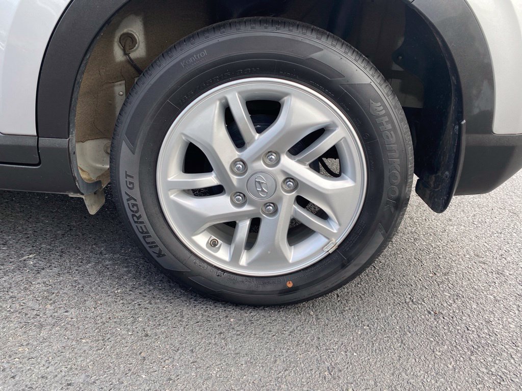 Certified 2023 Hyundai Venue SE FWD image 9
