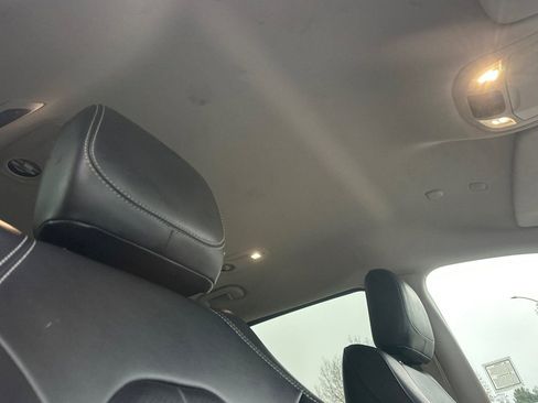 Used 2024 Chrysler Pacifica Select image 19