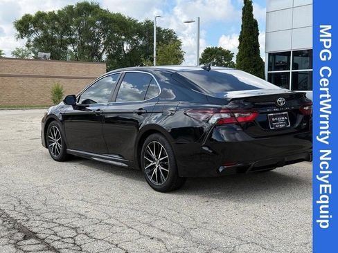 Used 2023 Toyota Camry SE FWD image 5