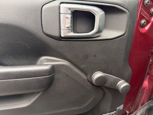 Used 2021 Jeep Wrangler Sport AWD/4WD image 13