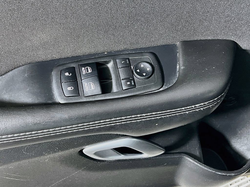 Used 2017 Dodge Challenger SXT RWD image 15