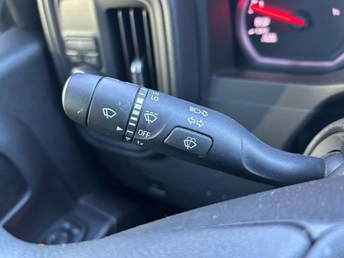 Used 2021 Chevrolet Silverado 1500 Custom image 19