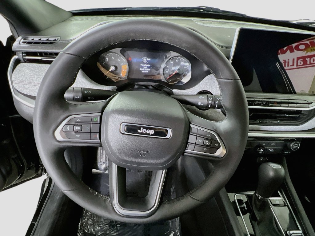 Used 2023 Jeep Compass Latitude AWD/4WD image 19