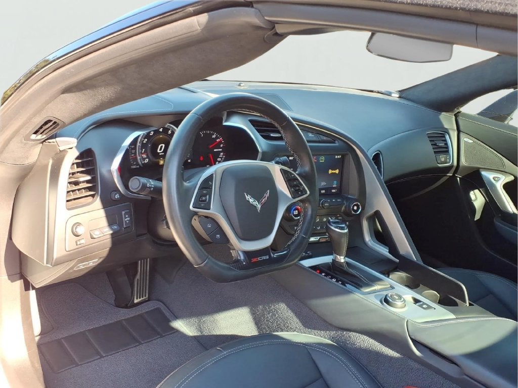 Used 2015 Chevrolet Corvette Z06 w/ 3LZ Preferred Equipment Group RWD image 25